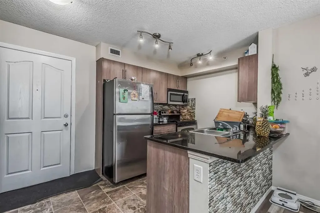 7110 80 Avenue NE Calgary AB T3J 0N4