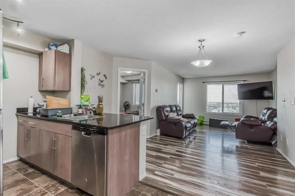 7110 80 Avenue NE Calgary AB T3J 0N4