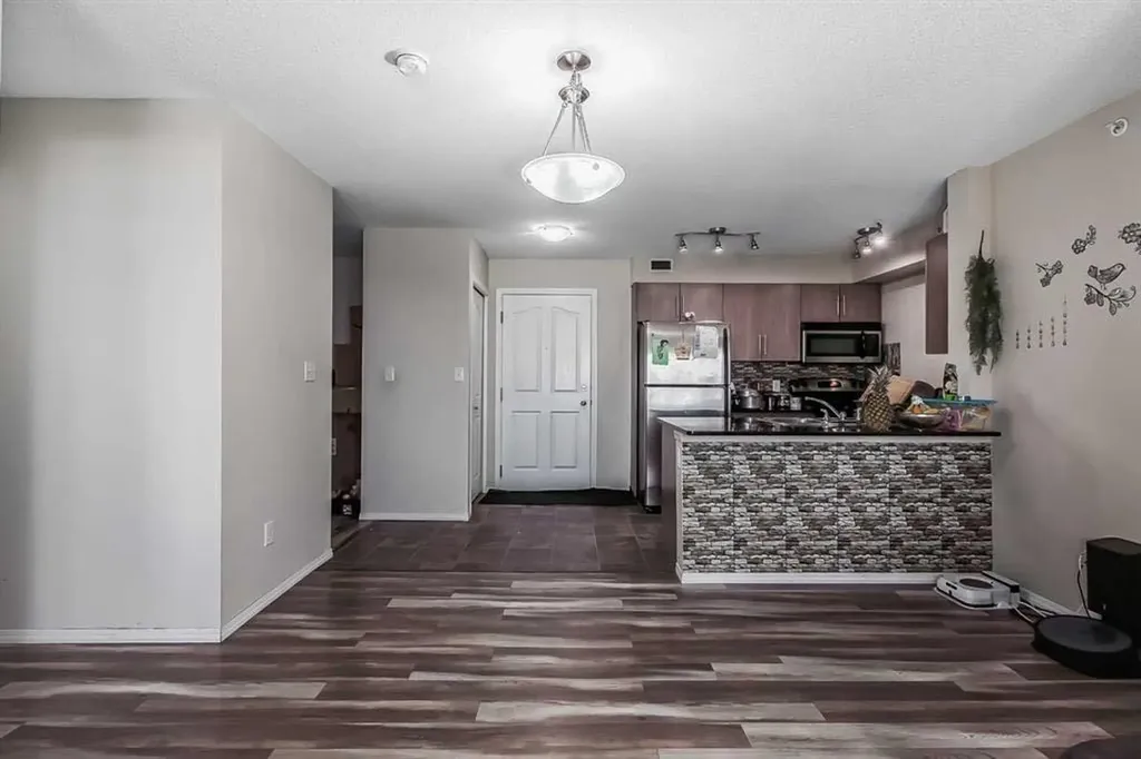 7110 80 Avenue NE Calgary AB T3J 0N4
