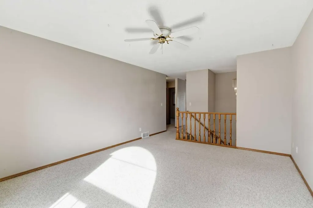 8 West Aarsby Road Cochrane AB T4C1M4