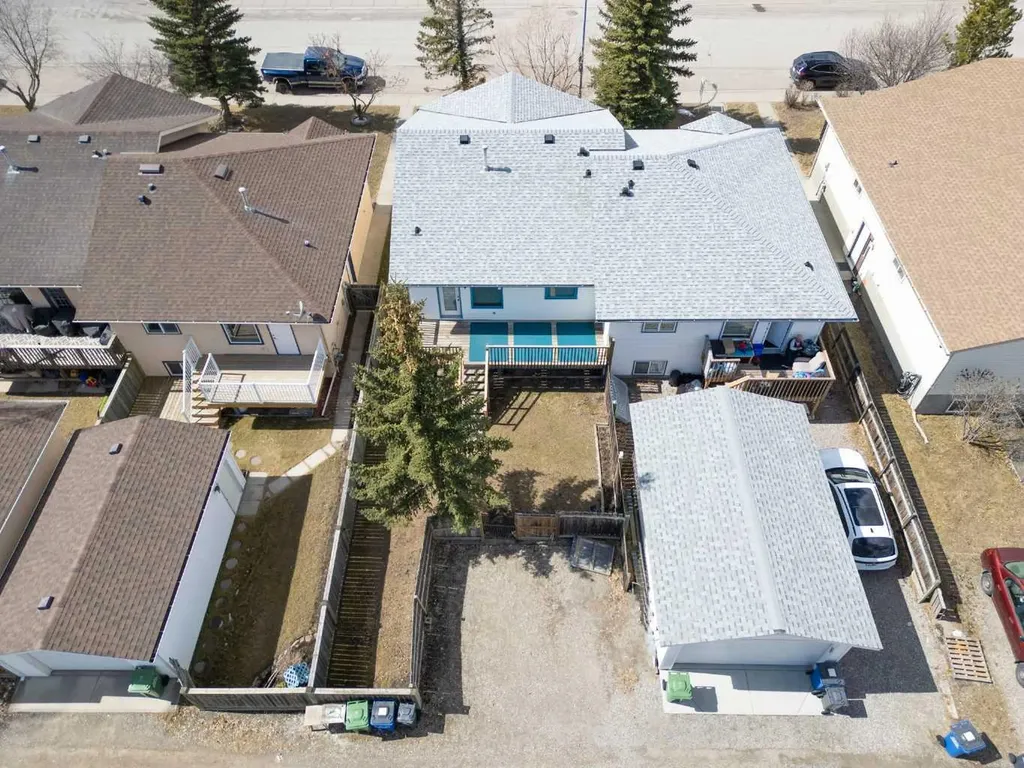 8 West Aarsby Road Cochrane AB T4C1M4