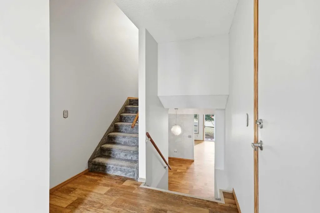 4B Millview Way SW Calgary AB T2Y 3E7