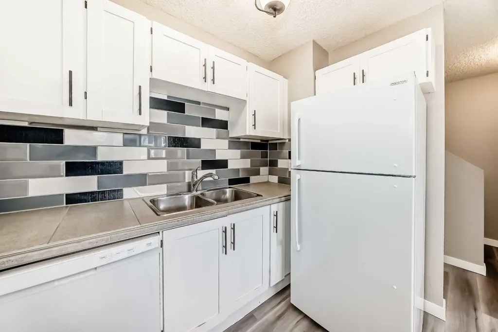 6909 Ranchero Road NW Calgary AB T3G 1J6