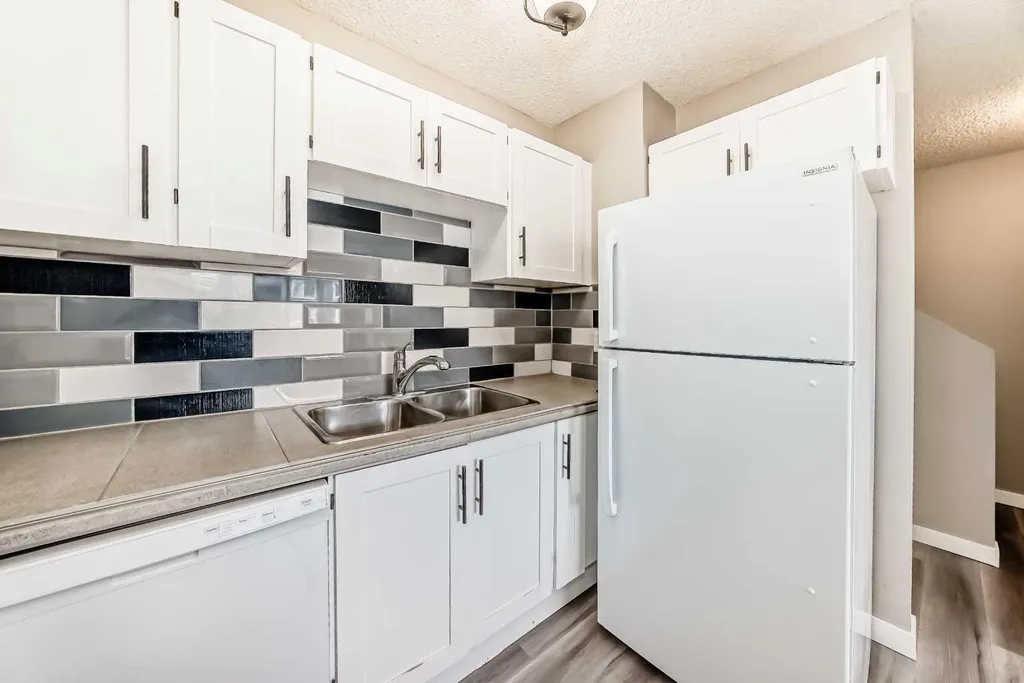 6909 Ranchero Road NW Calgary AB T3G 1J6