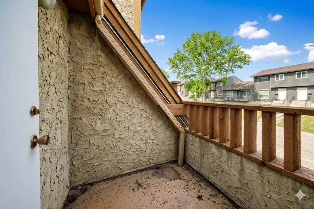 6909 Ranchero Road NW Calgary AB T3G 1J6