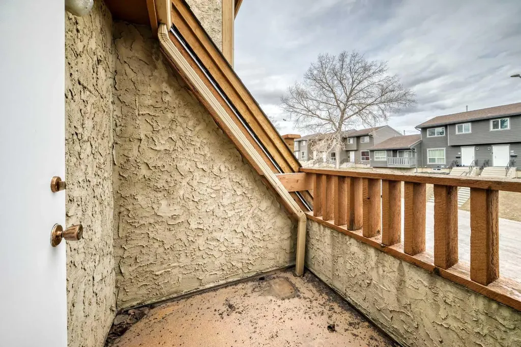 6909 Ranchero Road NW Calgary AB T3G 1J6