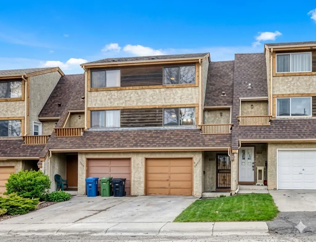 6909 Ranchero Road NW Calgary AB T3G 1J6
