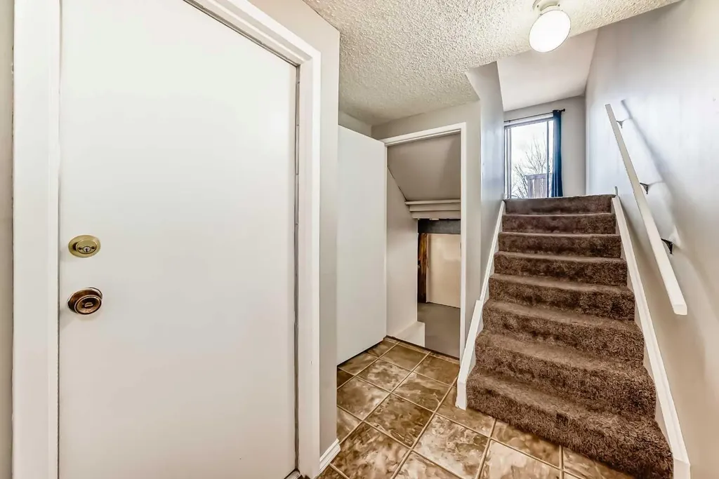 6909 Ranchero Road NW Calgary AB T3G 1J6