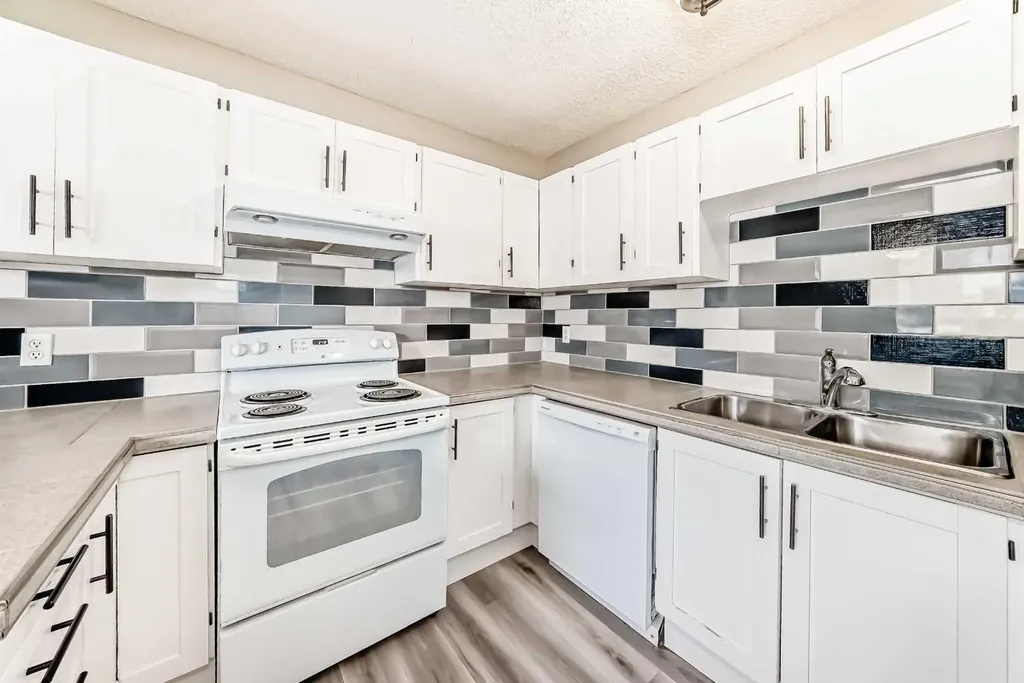 6909 Ranchero Road NW Calgary AB T3G 1J6