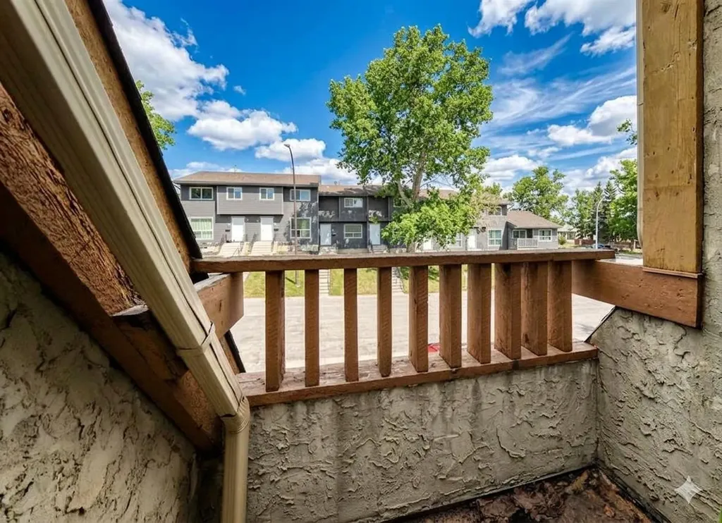 6909 Ranchero Road NW Calgary AB T3G 1J6