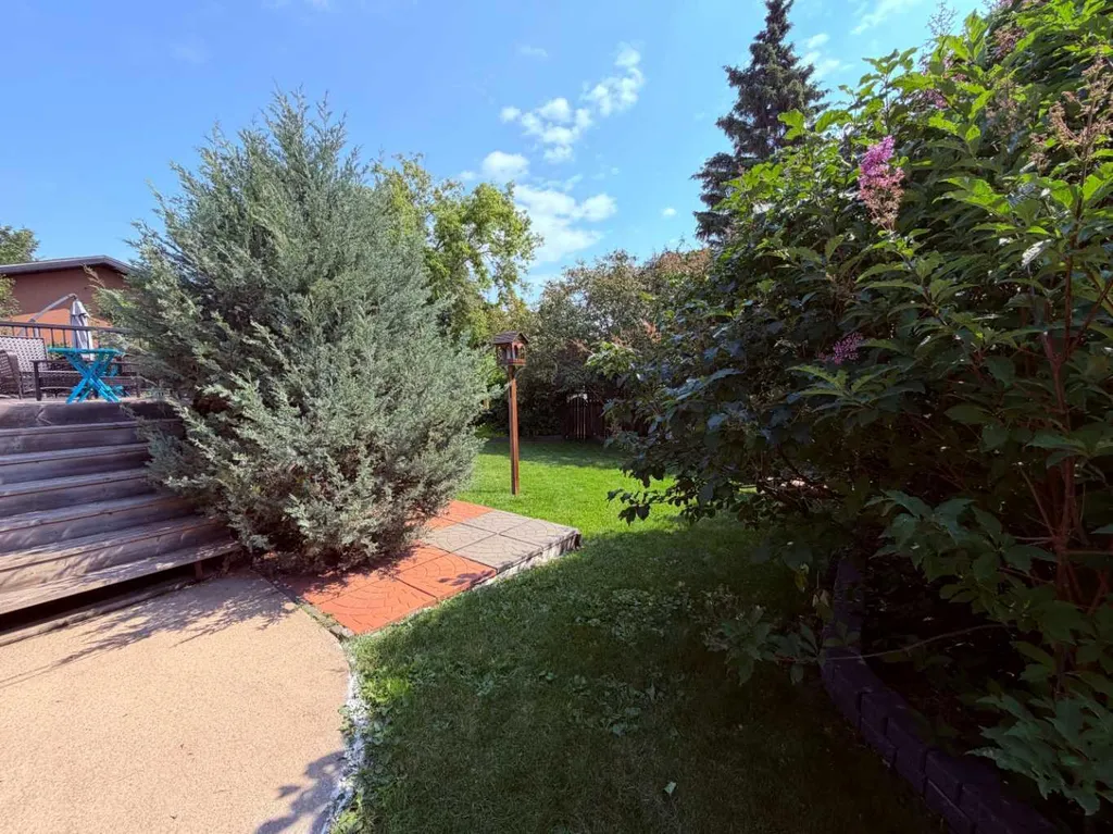 44 Norwest Close Red Deer AB T4P2A2