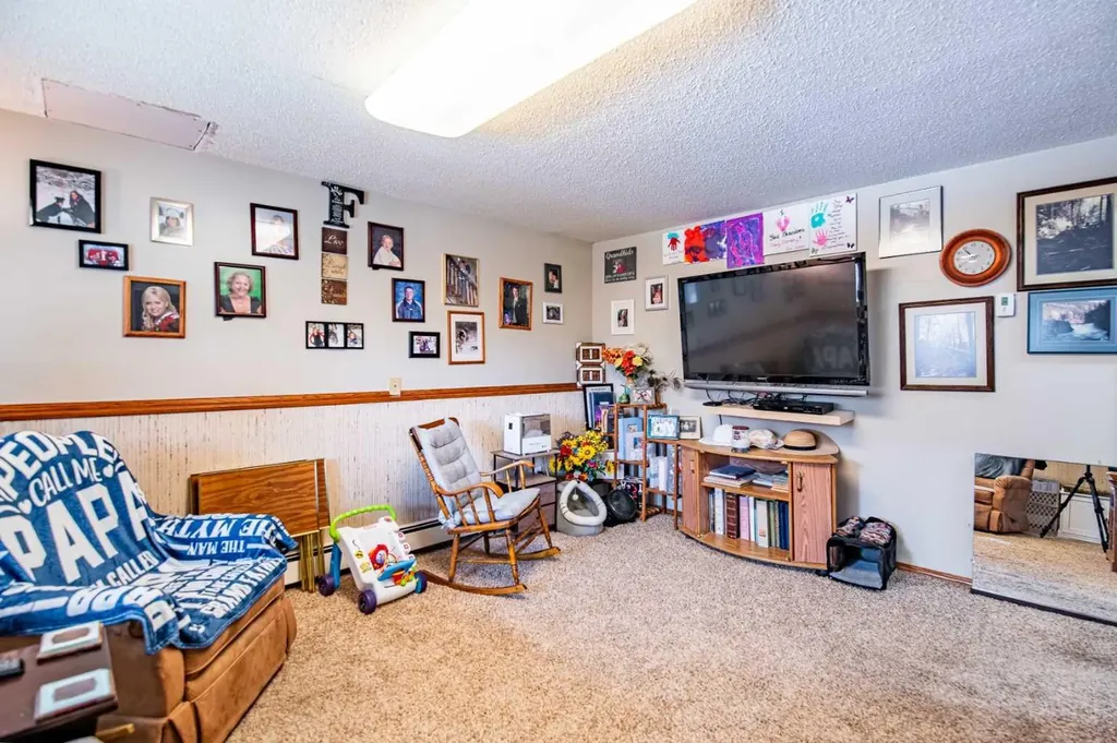 44 Norwest Close Red Deer AB T4P2A2