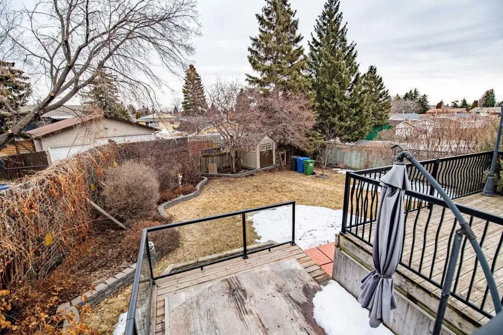44 Norwest Close Red Deer AB T4P2A2