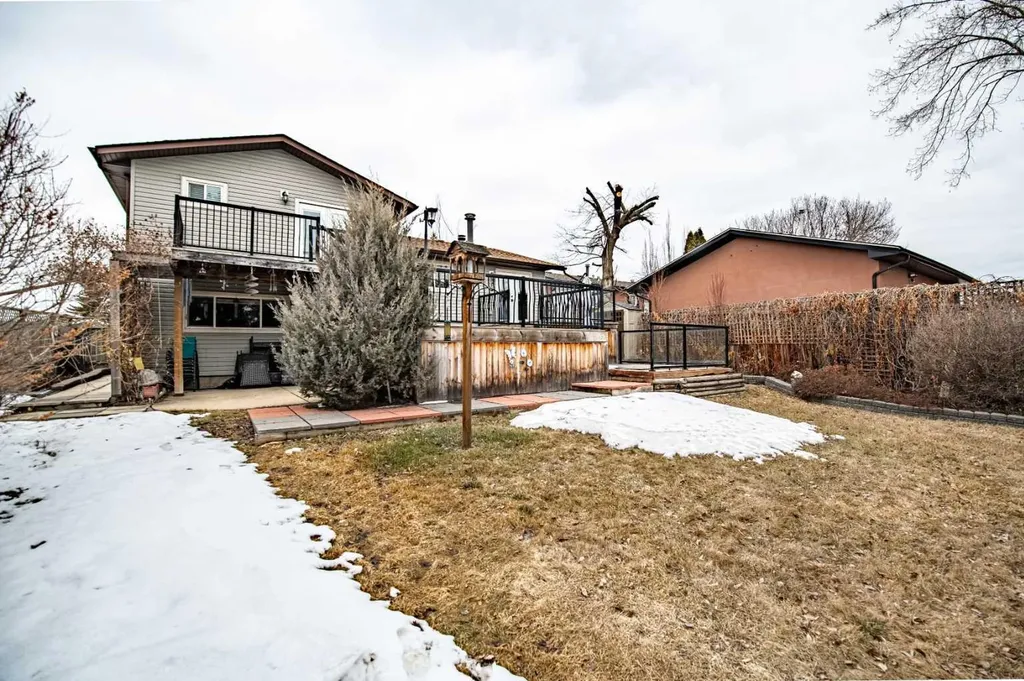 44 Norwest Close Red Deer AB T4P2A2