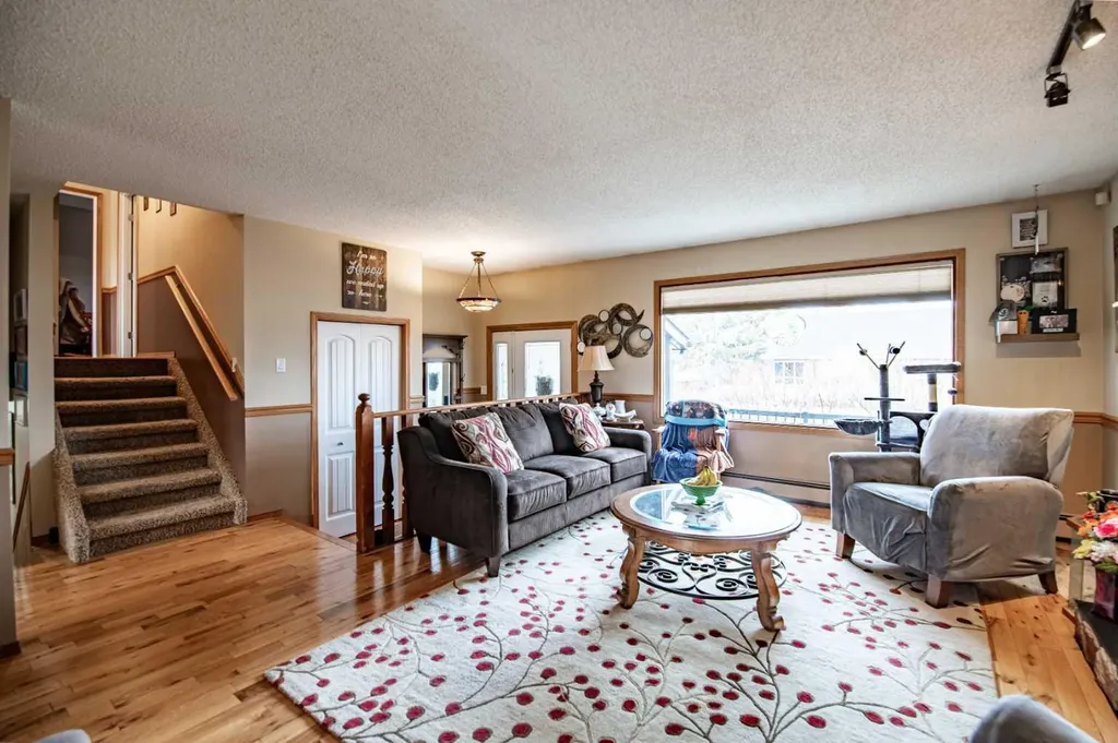 44 Norwest Close Red Deer AB T4P2A2