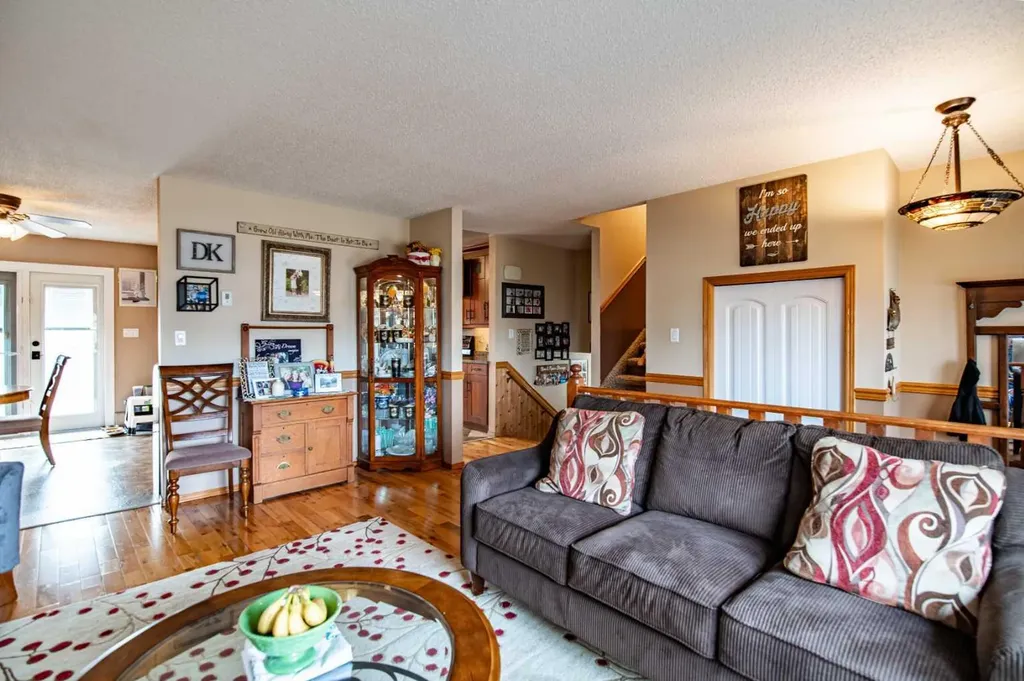 44 Norwest Close Red Deer AB T4P2A2