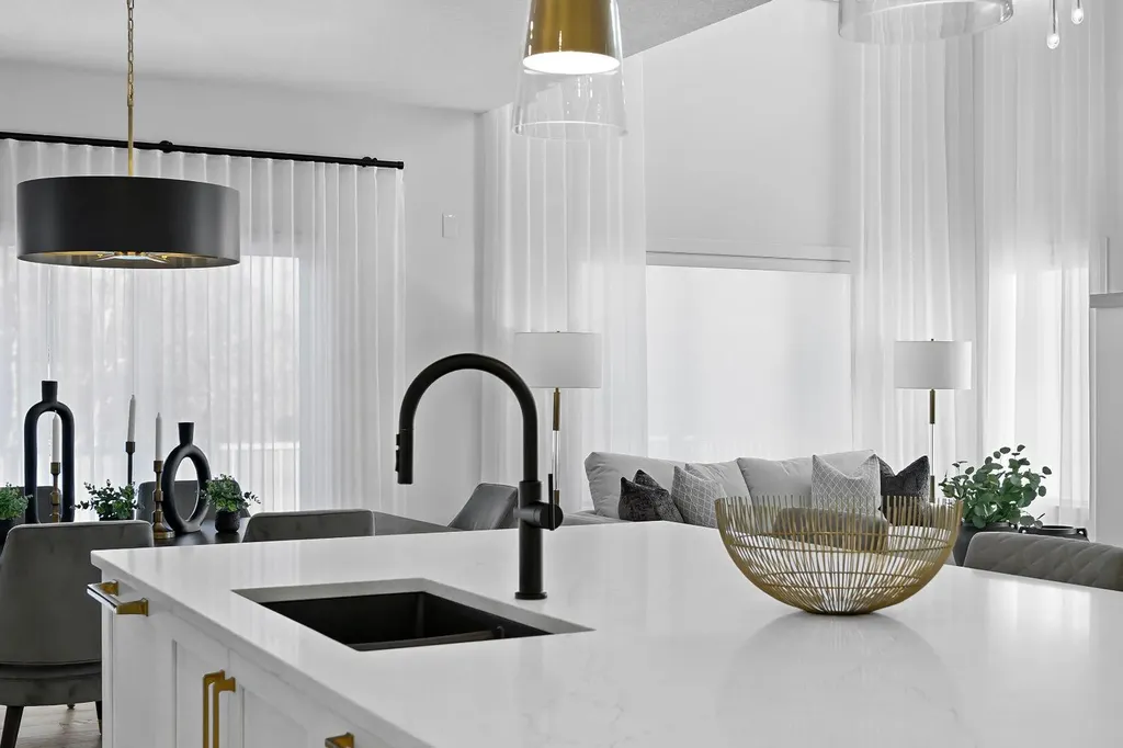 6 Westland Park SW Calgary AB T3H 0W1