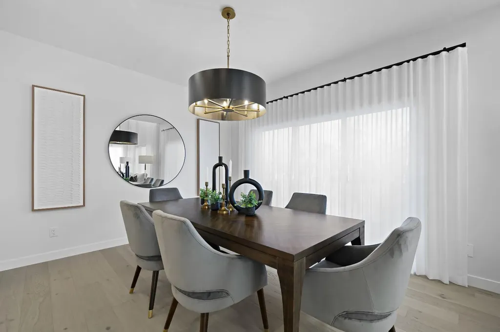6 Westland Park SW Calgary AB T3H 0W1