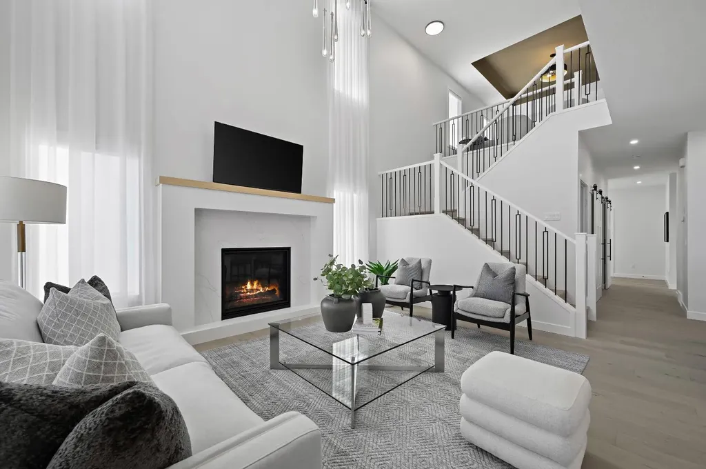 6 Westland Park SW Calgary AB T3H 0W1