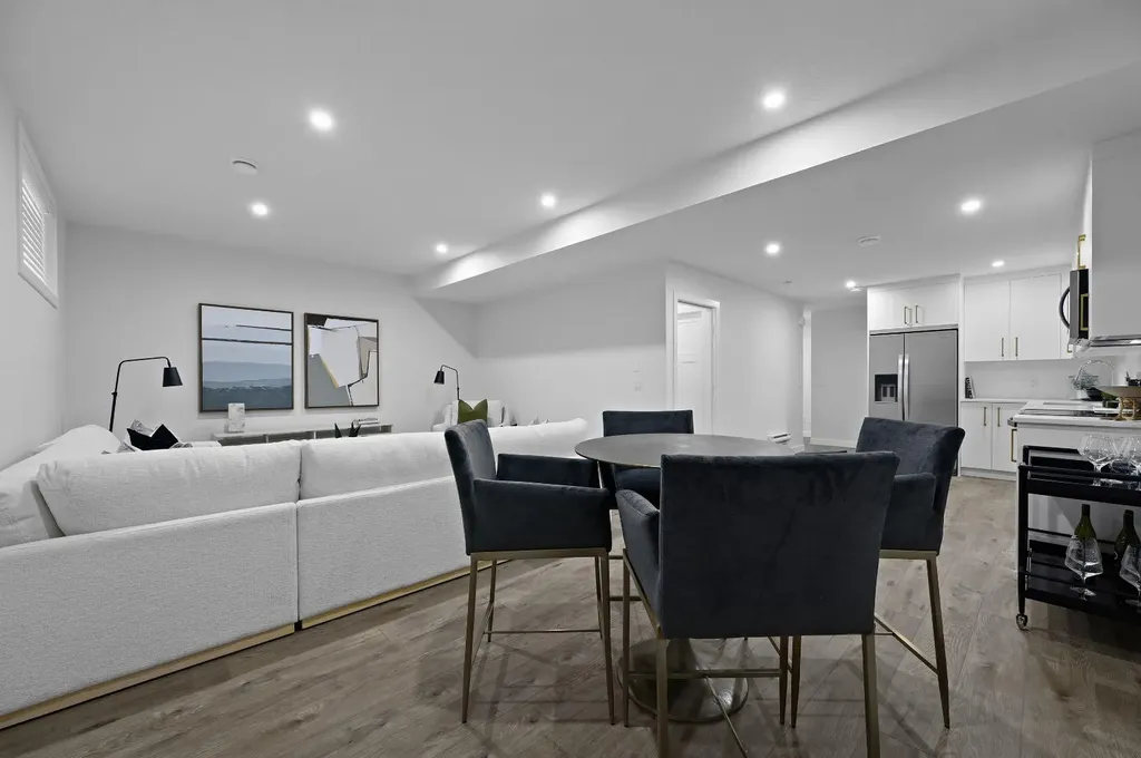 6 Westland Park SW Calgary AB T3H 0W1