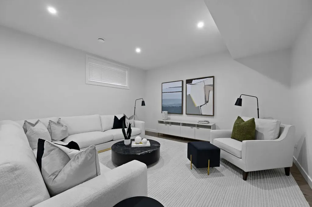 6 Westland Park SW Calgary AB T3H 0W1