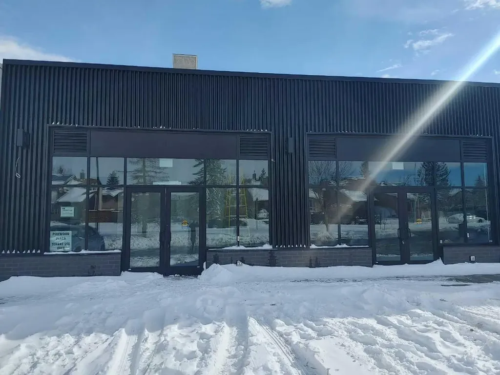 6815 26 Avenue NE Calgary AB T1Y 6M7