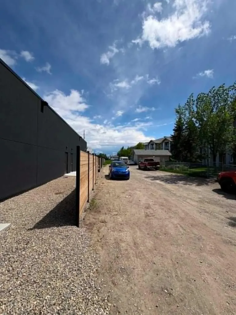 6815 26 Avenue NE Calgary AB T1Y 6M7