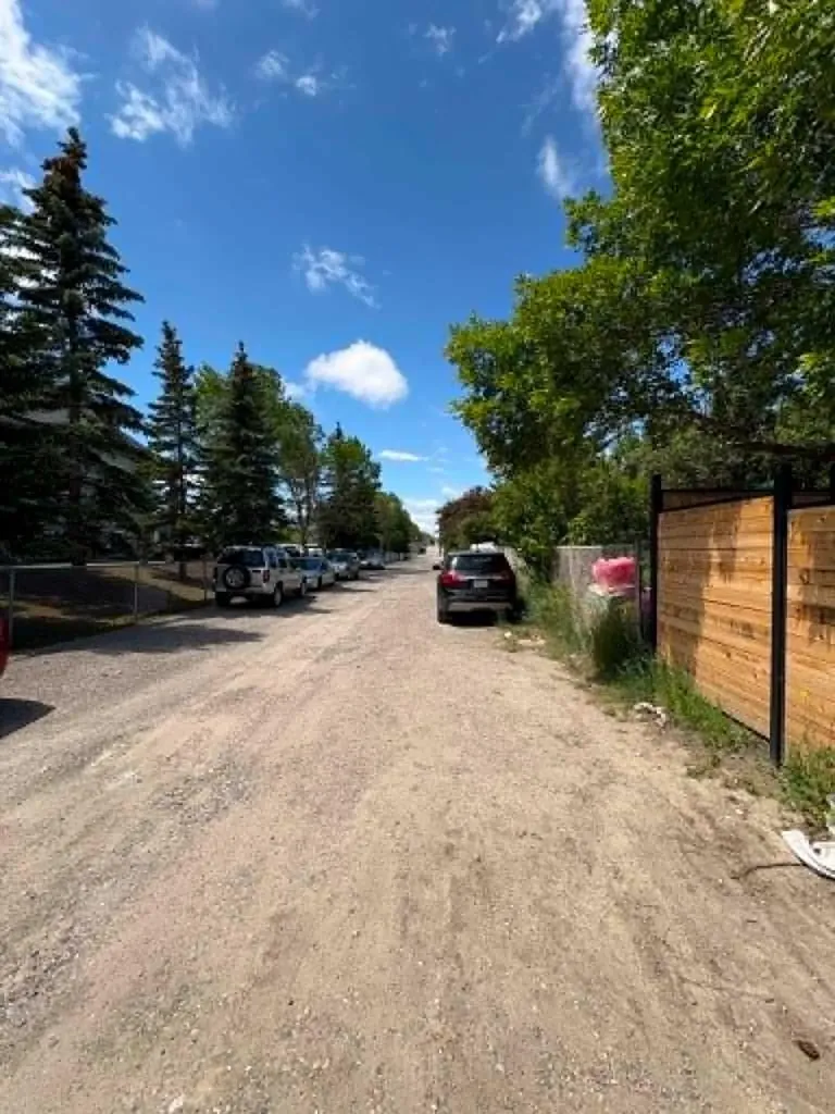 6815 26 Avenue NE Calgary AB T1Y 6M7