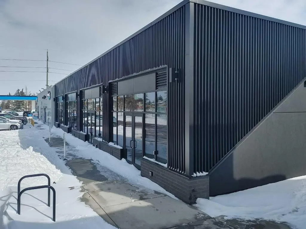 6815 26 Avenue NE Calgary AB T1Y 6M7