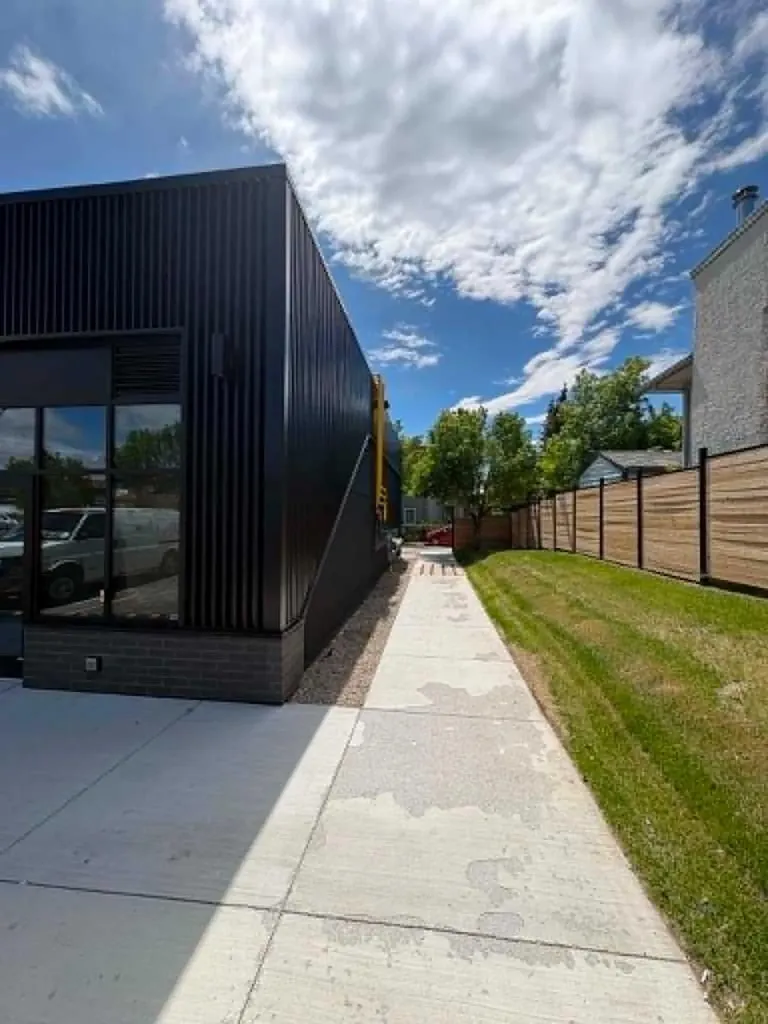 6815 26 Avenue NE Calgary AB T1Y 6M7