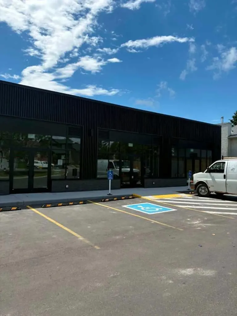 6815 26 Avenue NE Calgary AB T1Y 6M7