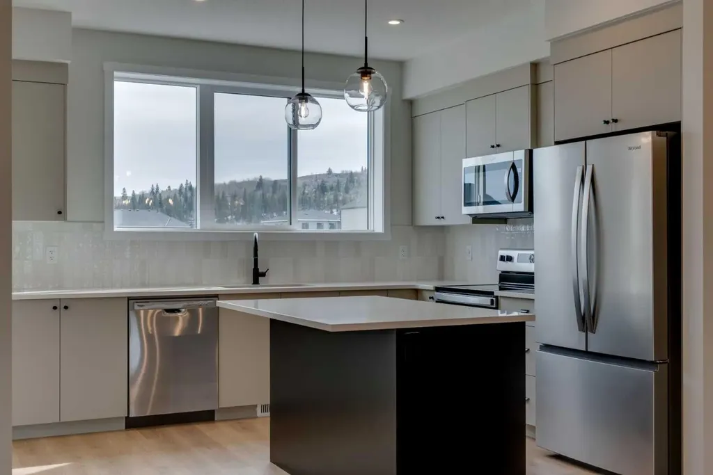 1273 Creekview Drive SW Calgary AB T2X 5Y7