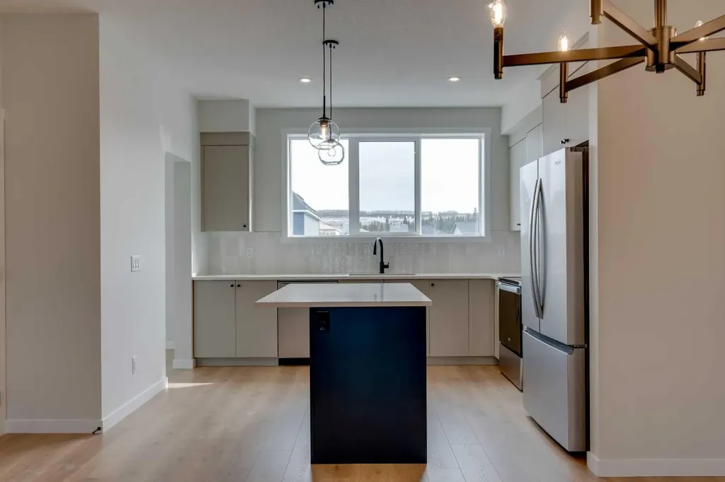 1273 Creekview Drive SW Calgary AB T2X 5Y7