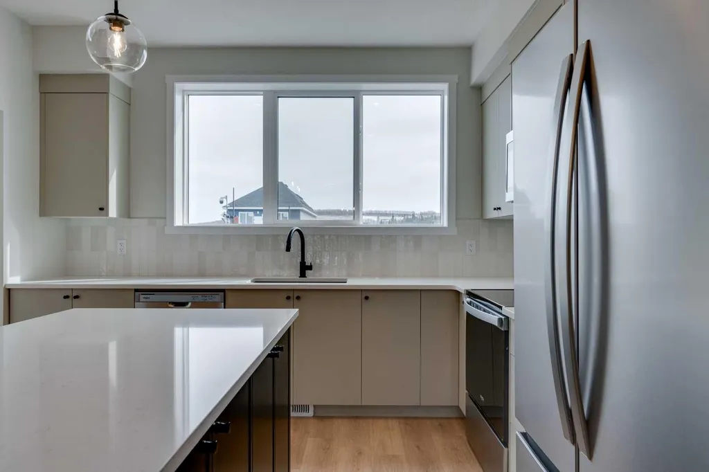1273 Creekview Drive SW Calgary AB T2X 5Y7