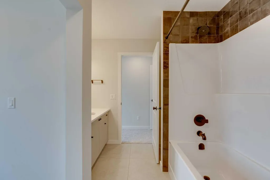 1273 Creekview Drive SW Calgary AB T2X 5Y7