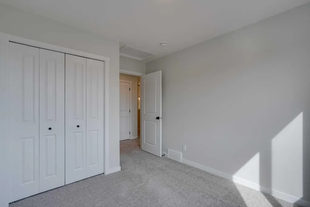 1273 Creekview Drive SW Calgary AB T2X 5Y7