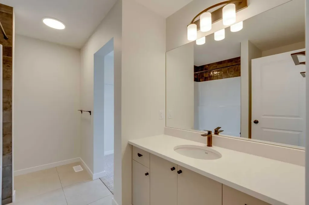1273 Creekview Drive SW Calgary AB T2X 5Y7