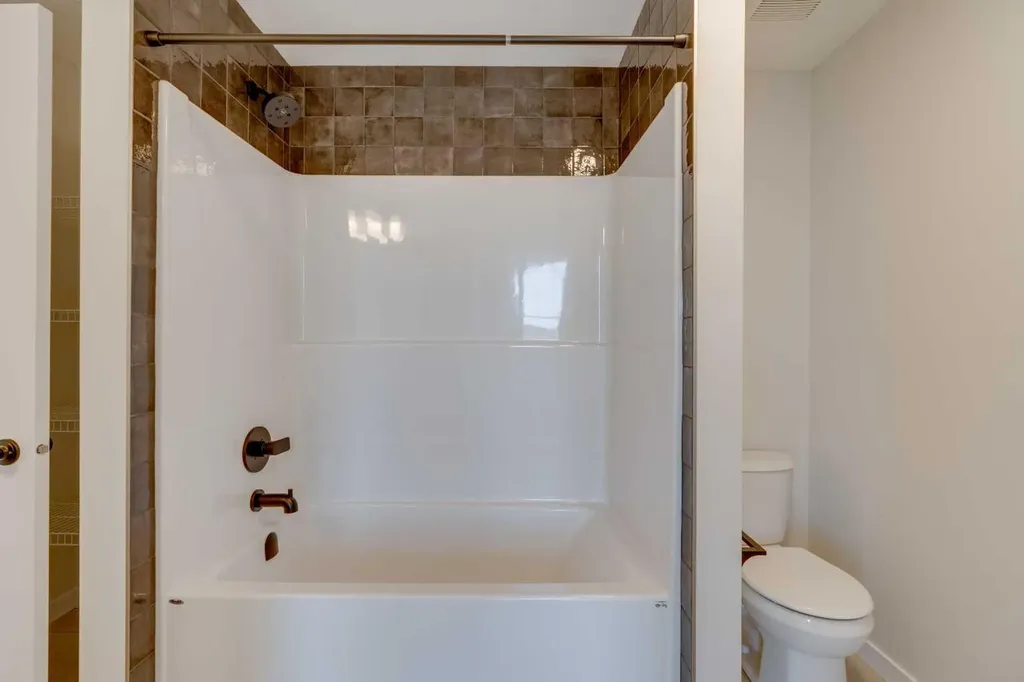 1273 Creekview Drive SW Calgary AB T2X 5Y7