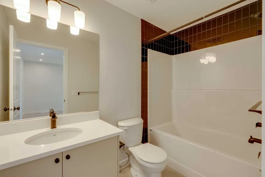 1273 Creekview Drive SW Calgary AB T2X 5Y7