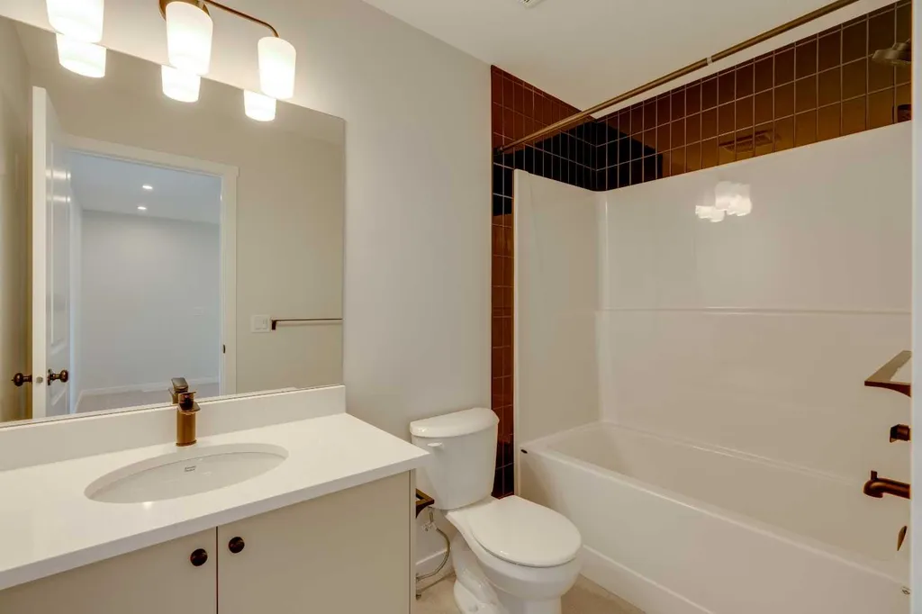 1273 Creekview Drive SW Calgary AB T2X 5Y7