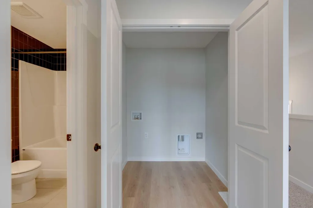 1273 Creekview Drive SW Calgary AB T2X 5Y7