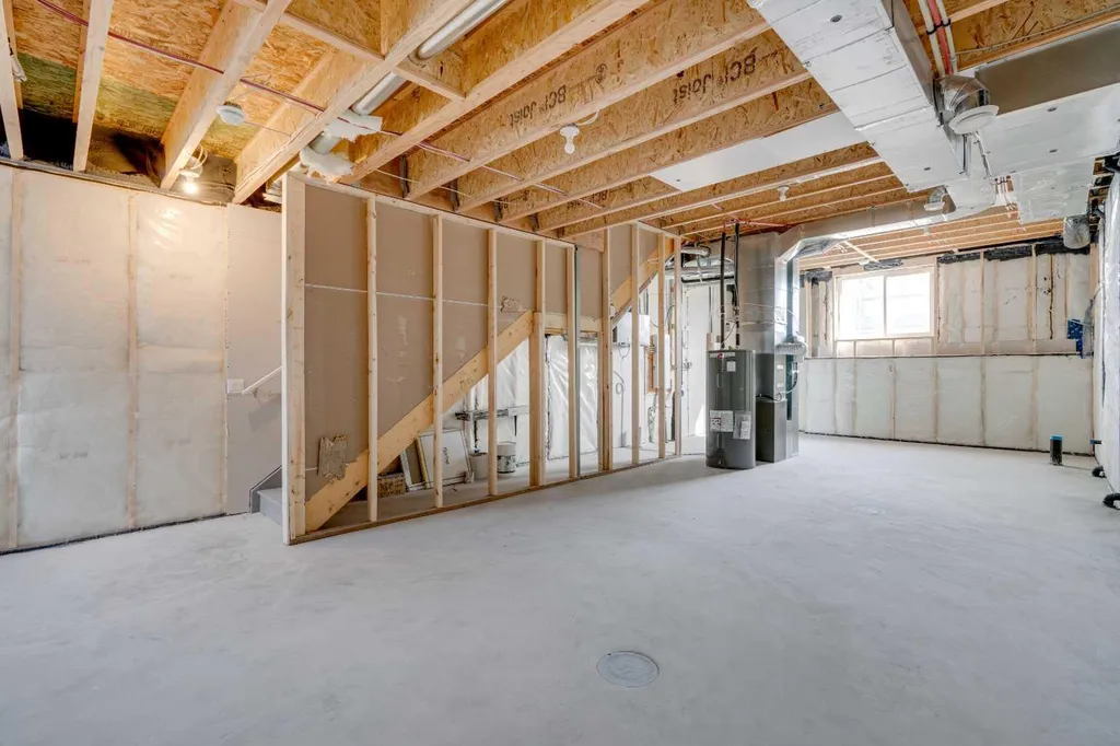 1273 Creekview Drive SW Calgary AB T2X 5Y7