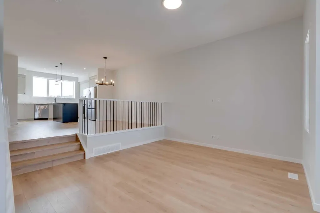 1273 Creekview Drive SW Calgary AB T2X 5Y7