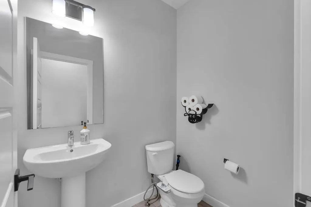 67 Corner Glen Gardens NE Calgary AB T3N2L3