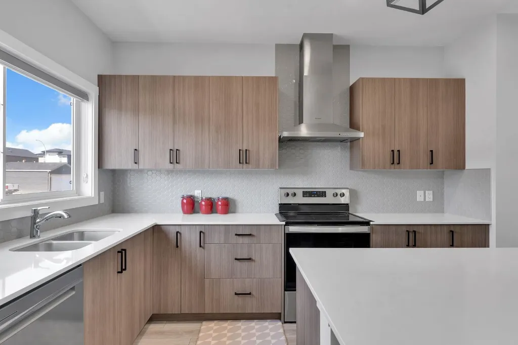 67 Corner Glen Gardens NE Calgary AB T3N2L3