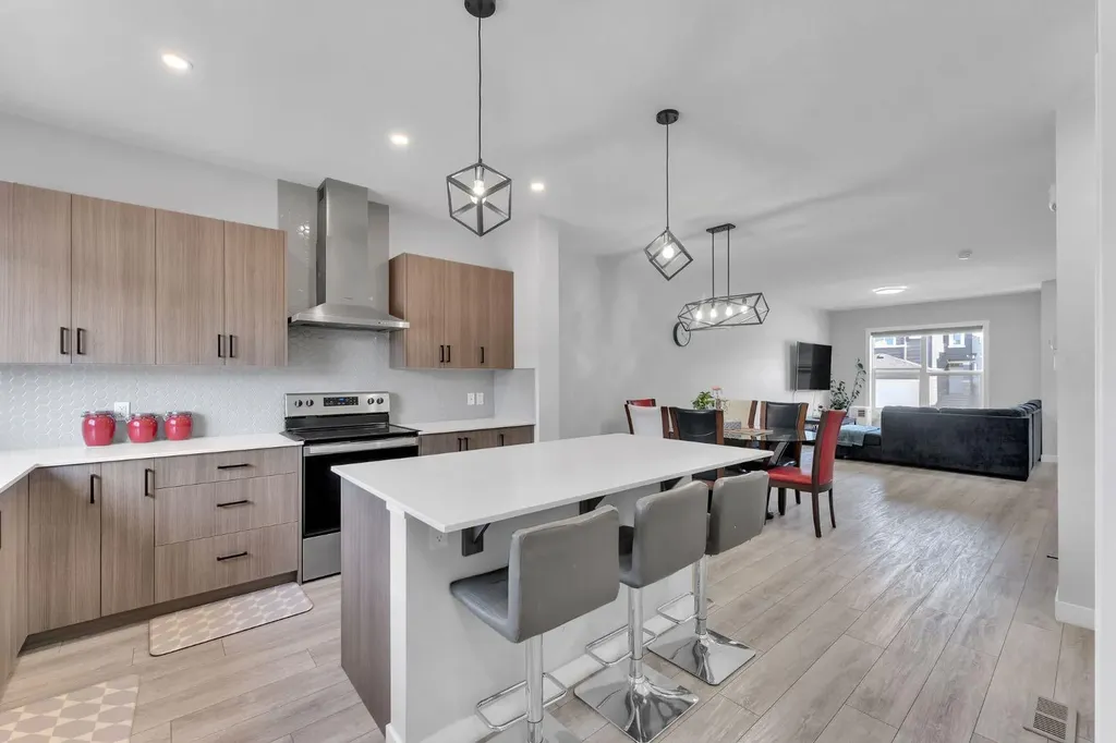 67 Corner Glen Gardens NE Calgary AB T3N2L3