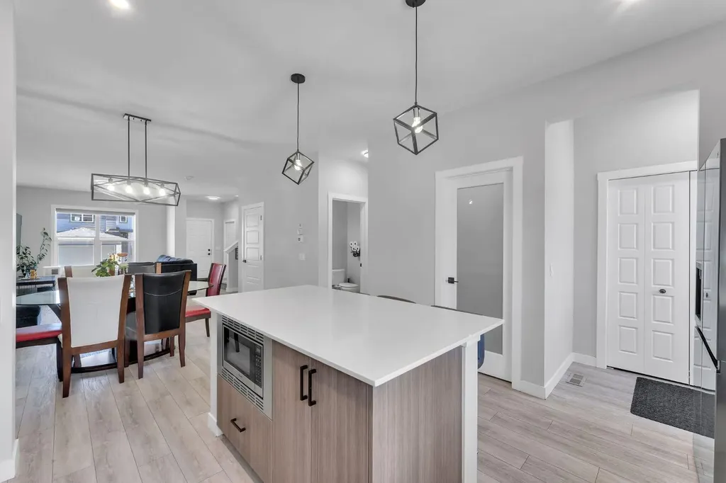 67 Corner Glen Gardens NE Calgary AB T3N2L3