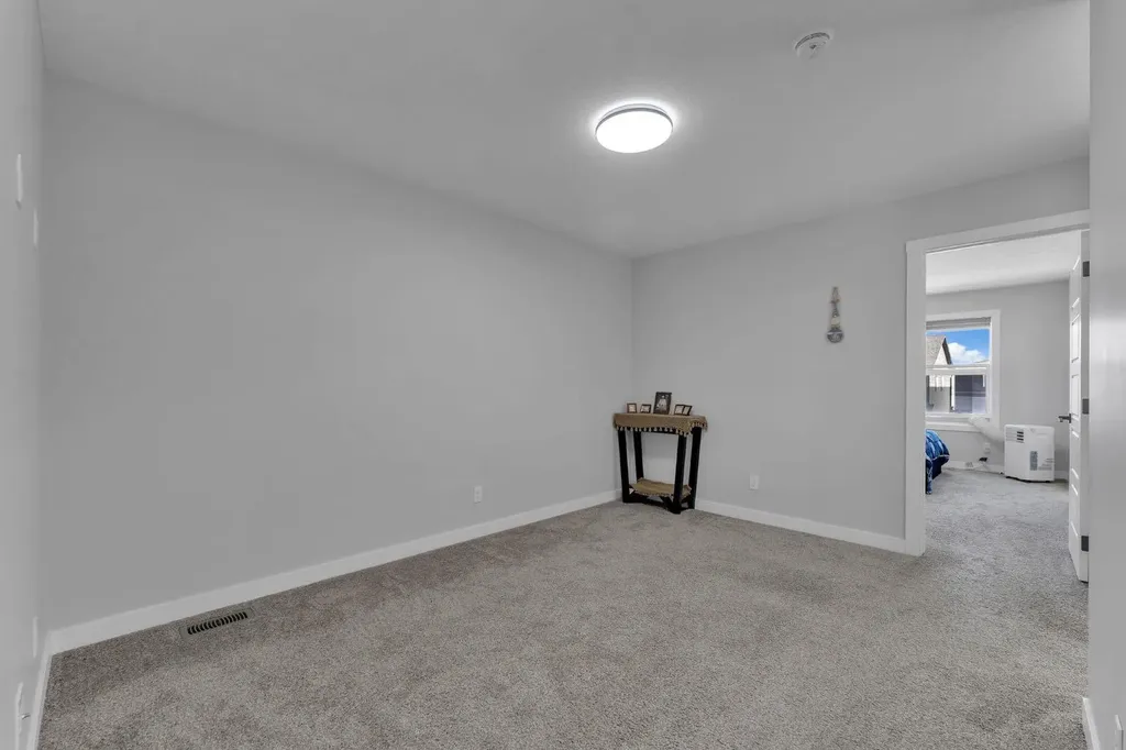 67 Corner Glen Gardens NE Calgary AB T3N2L3