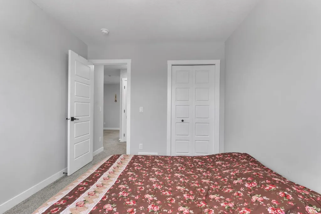 67 Corner Glen Gardens NE Calgary AB T3N2L3