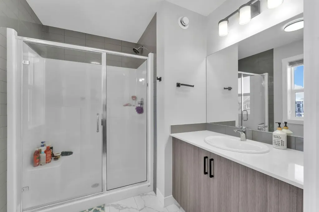 67 Corner Glen Gardens NE Calgary AB T3N2L3